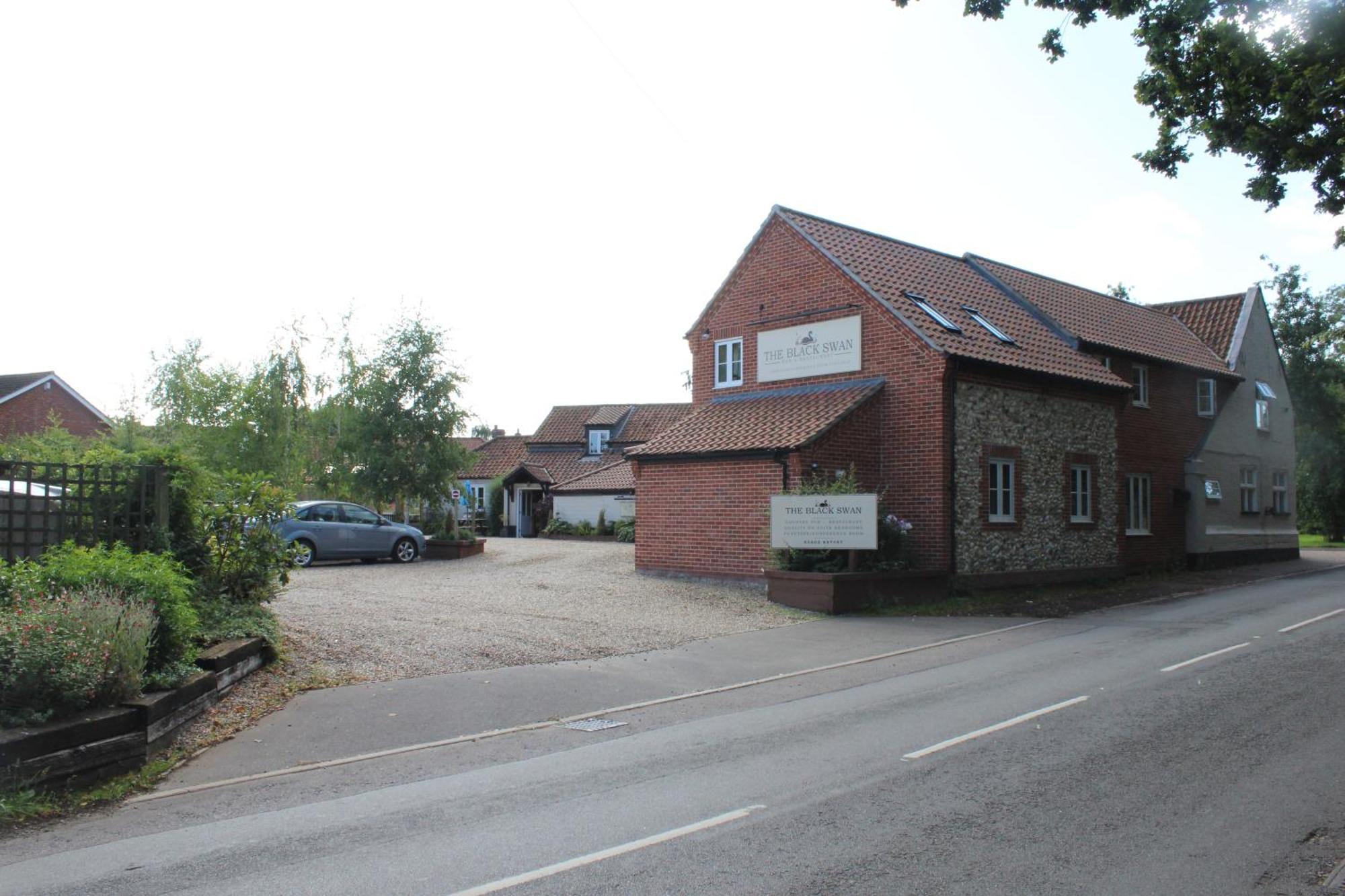 The Black Swan Inn Horsham St Faith Exteriör bild