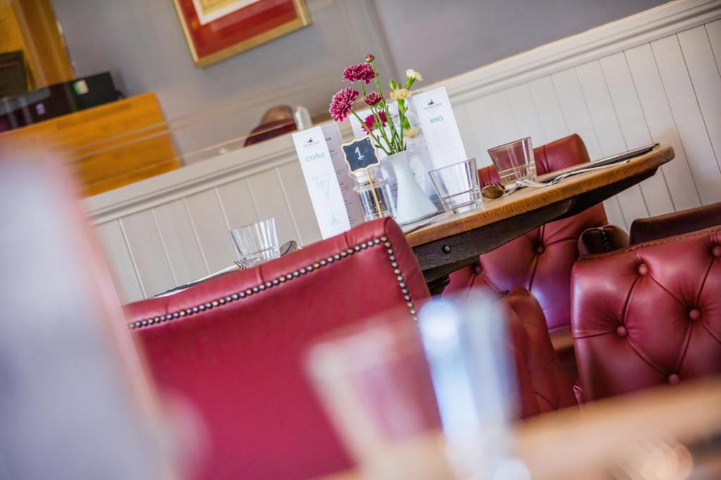 The Black Swan Inn Horsham St Faith Exteriör bild