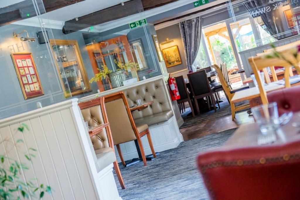 The Black Swan Inn Horsham St Faith Exteriör bild