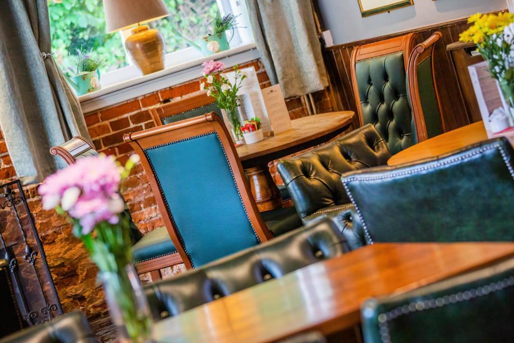 The Black Swan Inn Horsham St Faith Exteriör bild