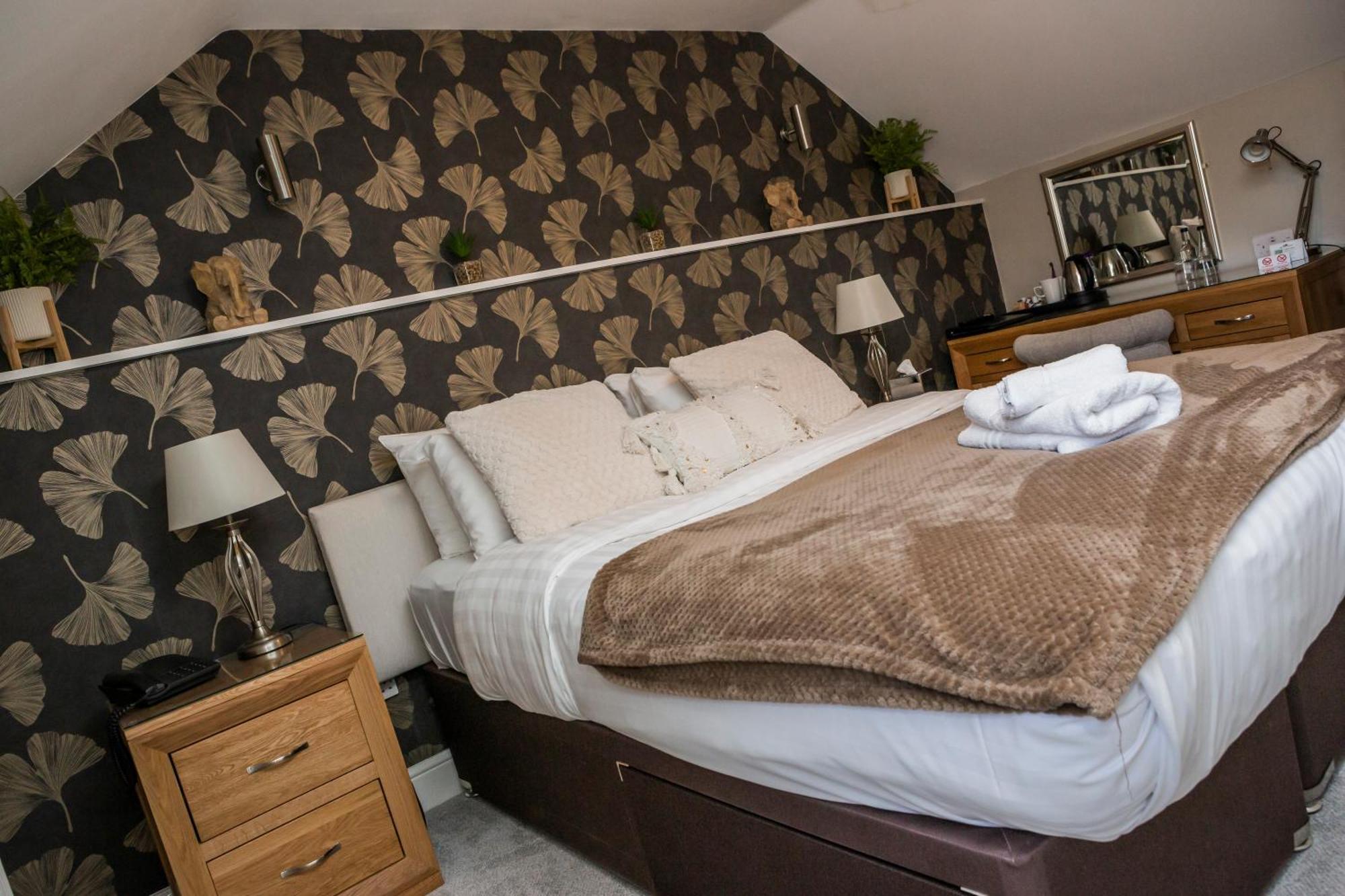 The Black Swan Inn Horsham St Faith Exteriör bild