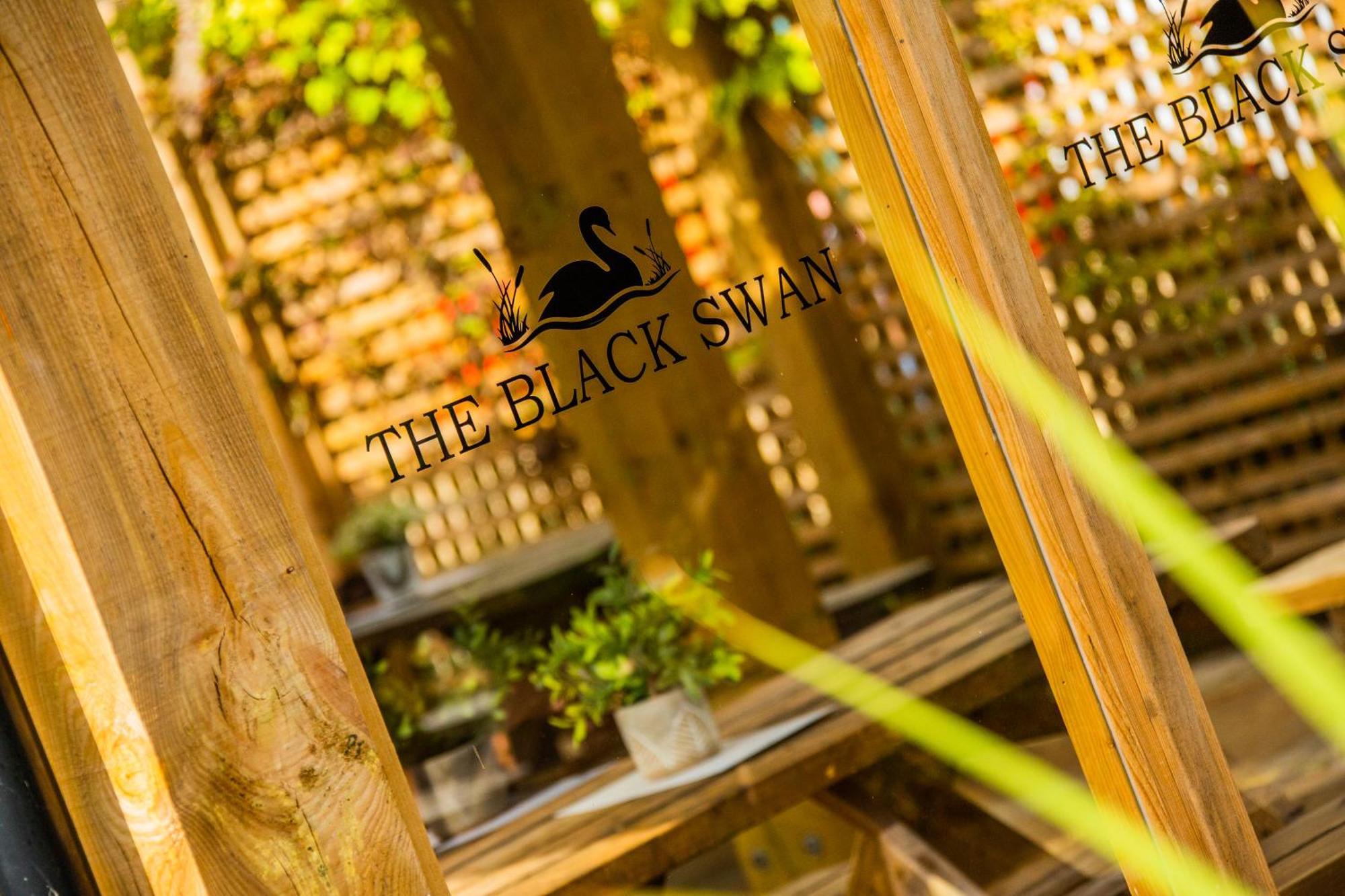 The Black Swan Inn Horsham St Faith Exteriör bild