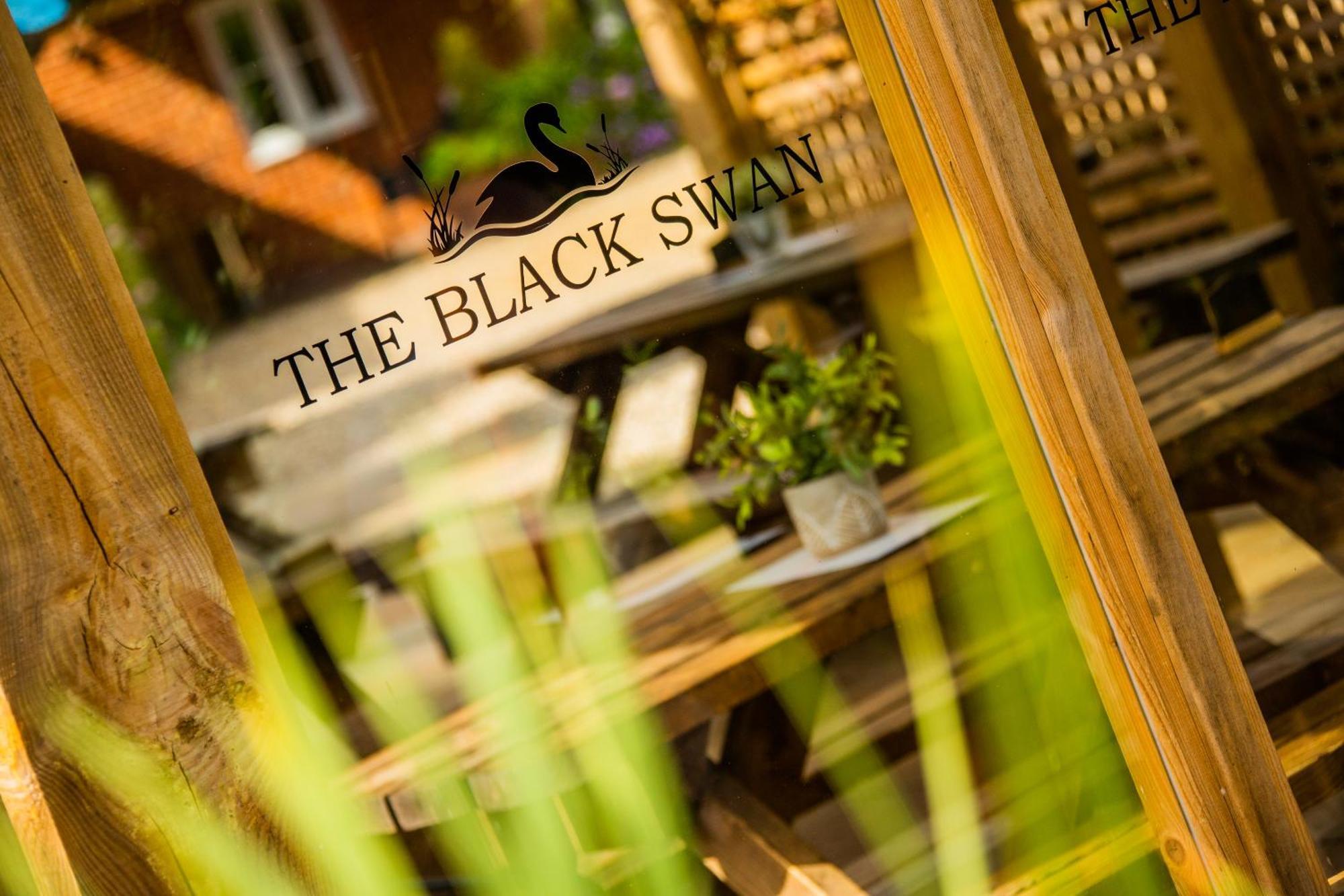 The Black Swan Inn Horsham St Faith Exteriör bild